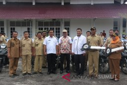 Bupati serahkan 50 motor bantuan gubernur