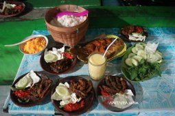 Gurihnya Belut Bakar di "Waroeng Pondok Salak"