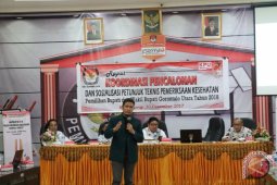Bakal Calon Pilkada Gorut Kenakan Baju Adat Saat Mendaftar