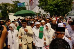 Rindu jadi pasangan pertama yang mendaftar
