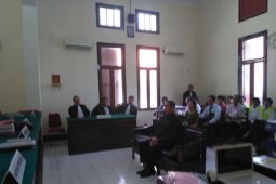 Hakim Pengadilan Negeri Surabaya Bebaskan Terdakwa Penipuan