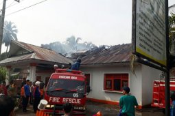 Kantor Camat terbakar