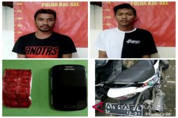 Tersangka Simpan "Happy Five" Dalam Mulut