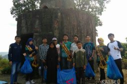 Pawadahan Nanang Galuh HSS Bersihkan Benteng Madang