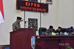 Bupati Sampaikan Jawaban Perubahan Raperda