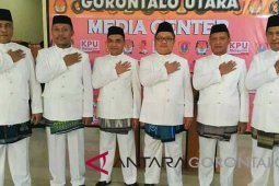 Pasangan Cabup/Cawabup Gorontalo Utara Belum Penuhi Syarat