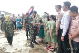 Kasdam Tanjungpura tinjau perbatasan Indonesia - Malaysia