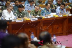 Raker DPR dengan Menhan dan Panglima TNI