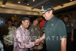 Jangan hanya mendengar informasi