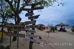 Wisata pantai Sembilan