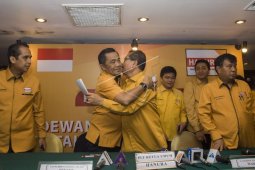 Mosi tidak percaya di awal tahun politik