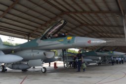 Penyerahan F-16 Ke TNI AU Tertunda