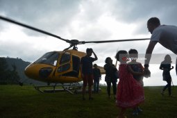 TNI Berhasil Evakuasi 13 Guru dari Tembagapura