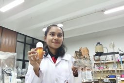 Mahasiswa Ubaya Buat Deodoran dari Kulit Pohon Kesambi (Video)