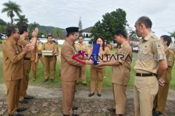 ASN terbaik terima penghargaan