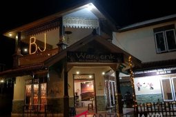 "Waroenk Bujang Jambi" oase Jambi