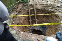 Warga Karamat Sukabumi Heboh Penemuan Bungker