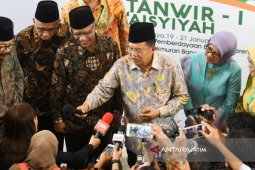 Pakde Karwo Nilai Jelang Pilkada Suasana Politik Jatim Akrab (Video)