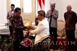 Jokowi Dengarkan Keluh Kesah para Raja se-Nusantara (Video)
