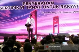 Ribuan Sertifikat Tanah Diserahkan Jokowi di Palembang (Video)