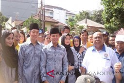 Berkotak-Kotak Bima Arya Daftar Ke KPU Bogor
