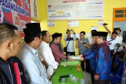 Hailullah-Amas mendaftar ke KPU