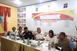 Tiga paslon daftar di KPUD Malra