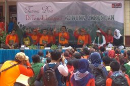 Tanam Doa di Gunung Lemongan Lumajang