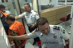 KPK limpahkan tersangka suap APBD ke Lapas Jambi