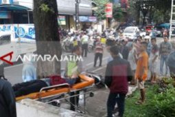 Calon Pengantin Tewas Terlindas Bus Pariwisata