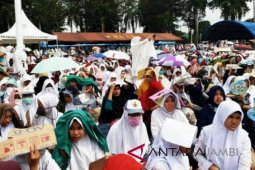 Warga antusias ikuti ceramah Abdul Somad