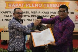 KPU gelar kirab parpol menyusuri sungai Martapura-Barito