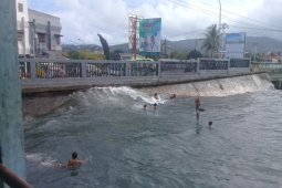Waspadai gelombang tinggi di wilayah perbatasan Maluku