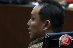 KPK tahan Bupati Halmahera Timur