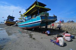 Perbaiki Perahu