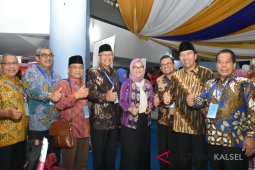 Pimpin FRI, Dwia Dan Sutarto Resmi Bekerja
