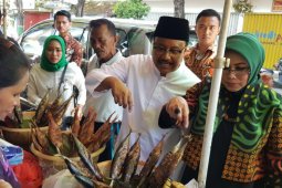 Gus Ipul Kampanye "Blusukan" Di Kampung Nelayan Tuban