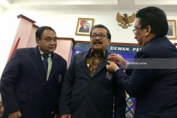 Pakde Karwo Orasi Penganugerahan Pena Emas (Video)