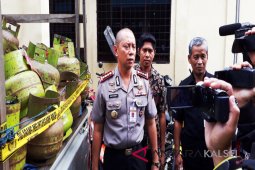 Tersangka Menyimpan dan Mengangkut LPG Tanpa Izin