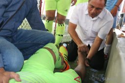 Edy Rahmayadi spontan bantu peserta futsal cidera