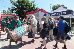 Volendam kembali membawa ribuan wisatawan ke lombok