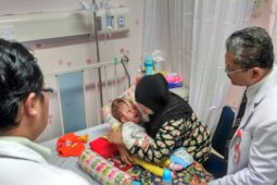Bayi Hidrosefalus Disertai Craiosnynostosis Jalani Operasi di RS Unair