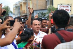 Masyarakat Tobasa Berjoget Bersama Edy Rahmayadi