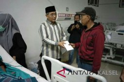 Bupati HSS Bantu Operasional Pengobatan Pasien Aslamiah