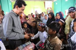 Bupati Tinjau Sunatan Massal di Muara Kintap