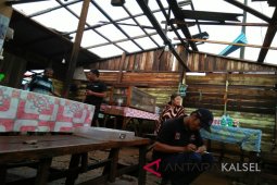 Puting Beliung Hantam Rumah Warga Pandan Sari