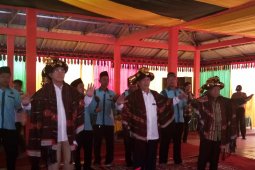 Manortor membuka galangang
