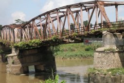 Jembatan Kertosono Lama Ditutup