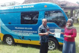 Warga Terkesan Layanan Keliling Pencatatan Sipil Dispendukcapil Madiun