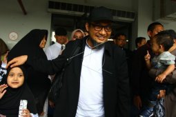 Novel "menolak diam" kasus penyerangannya belum terungkap